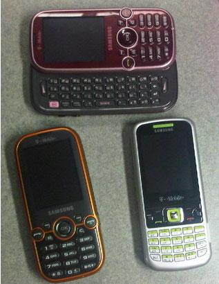 Фотографии четырех 3g-телефонов компании samsung