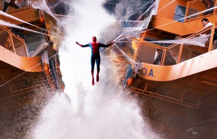 Обзор фильма человек-паук: возвращение домой
