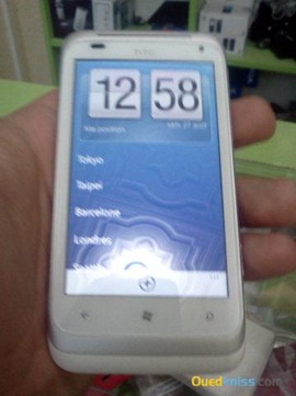 Появились первые живые фото смартфона htc omega с windows phone mango