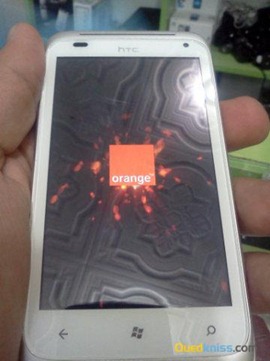 Появились первые живые фото смартфона htc omega с windows phone mango
