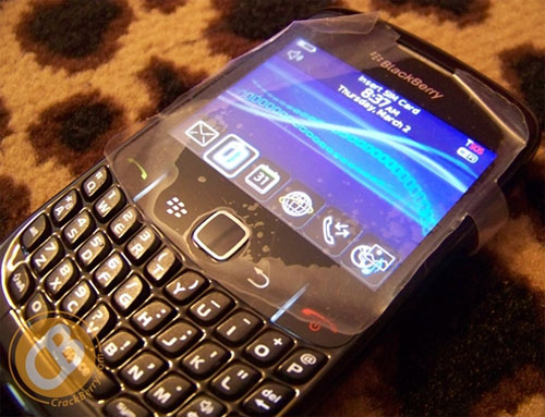 Смартфон blackberry curve 8520 на «живых» фотографиях