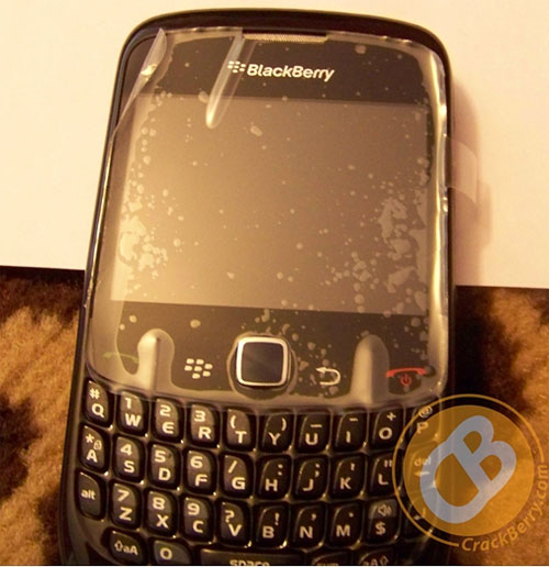 Смартфон blackberry curve 8520 на «живых» фотографиях