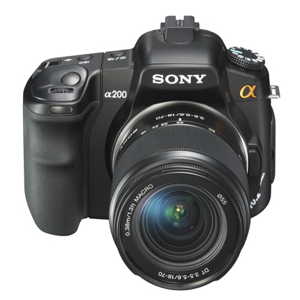 Sony анонсировала новую зеркальную фотокамеру a200